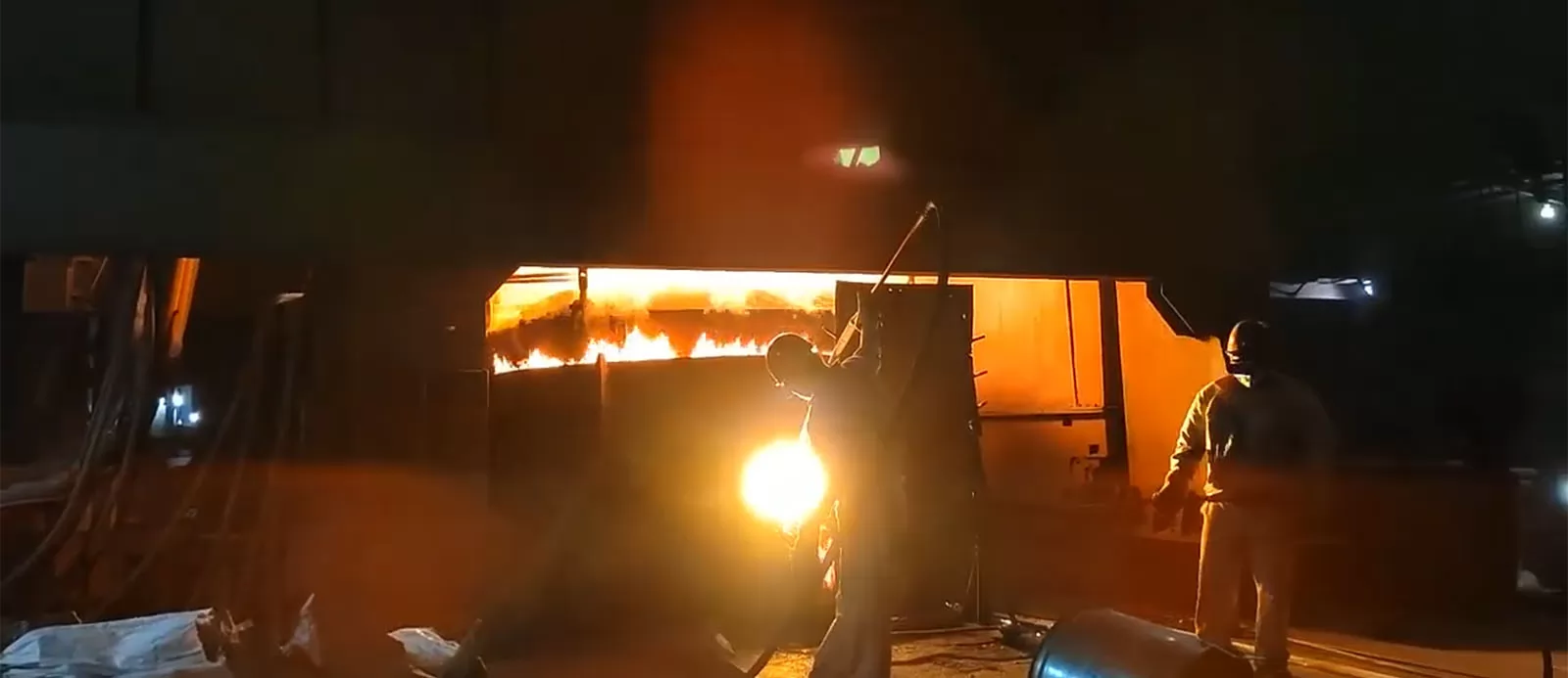 Proceso de fabricación de acero con horno de arco eléctrico